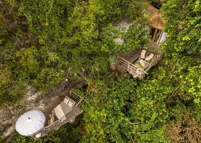 The Korowai Hotel 4*
